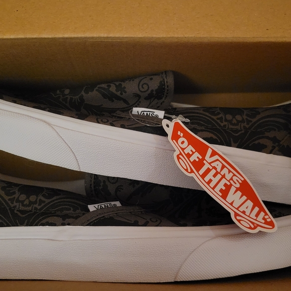 ☆SOLD☆Vans Brand New In Box - Classic Slip On Skull Tapestry Canvas Shoes - Picture 2 of 6